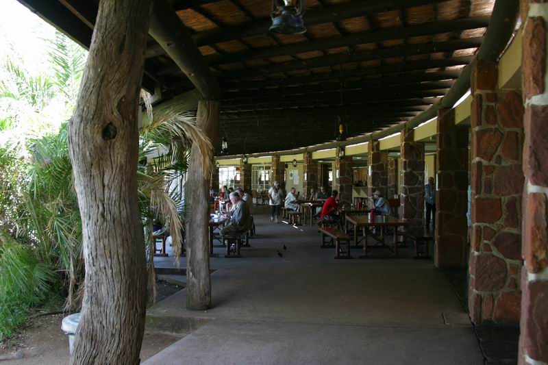 Snackbar en restaurant galerij op Satara
(Kruger Park 2007-09)
