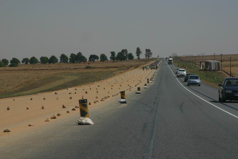 Wegonderhoud op z'n Afrikaans 
(Kruger Park 2007-09)