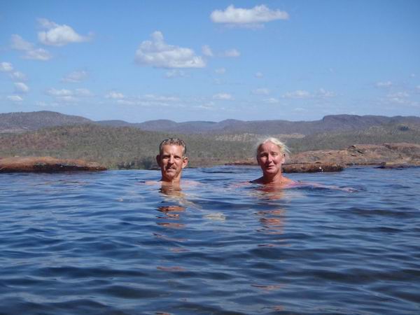 Magda en  Fred - juni 2011; Badderen in de Upper pools van Gunlom, Kakadu NP