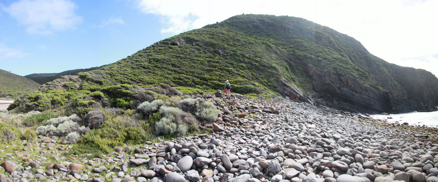 De zeekant van Deep Creek Cove