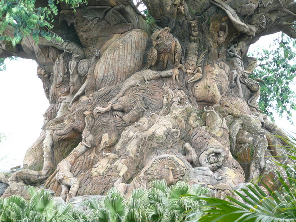 Tree of Life
Heel veel dieren in de stam en takken opgenomen