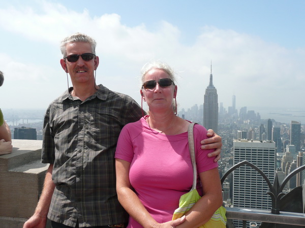 Magda en Fred mei 2015 New York City (New York, USA)
68e verdieping van Rockefeller Centre, Empire State Building op de achtergrond
