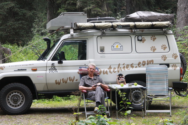 Fred augustus 2015 - Glacier NP (British Columbia, Canada)
Buiten lezen op de camping op een droog moment