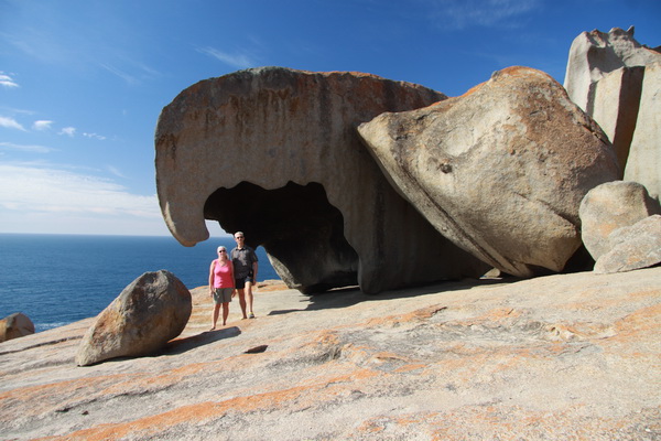 Magda en Fred december 2015 - Remarkable Rocks (Kangaroo Island, Zuid Australie, Australie)