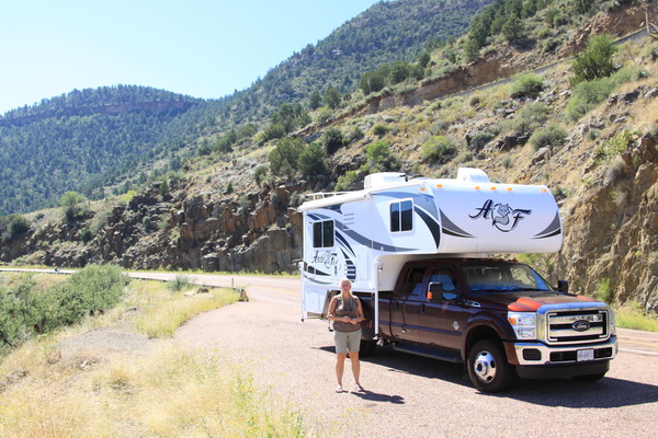 Magda september 2016 - Onderweg (Arizona, USA)
Met Crush op een uitzichtspunt in de bergen
