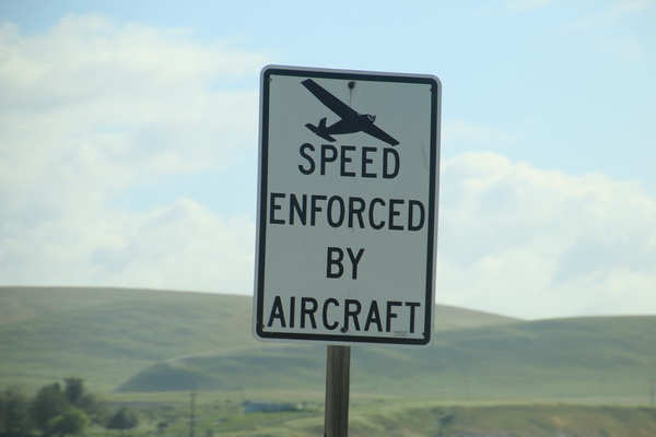 Snelheid gecontroleerd met vliegtuigen