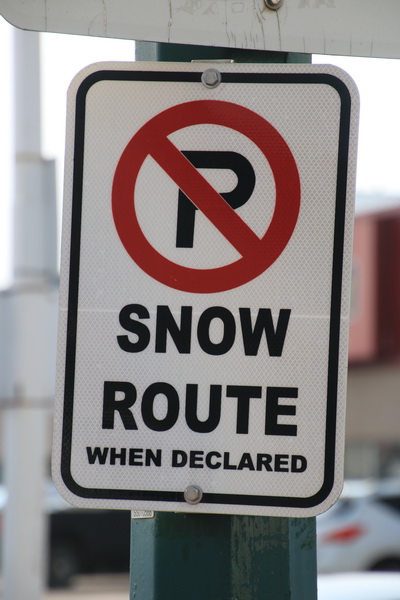 Verboden te parkeren als dit als sneeuwroute wordt gebruikt