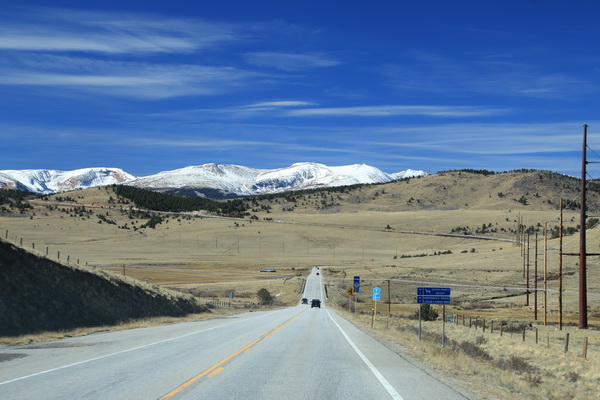 De eerste echte sneeuw op de bergen onderweg van Denver (CO) naar Moab (UT)