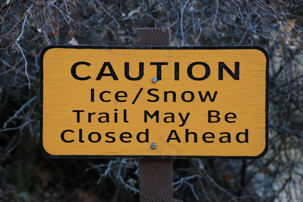 Voorzichtig, ijs / sneeuw. Wandelpad kan verderop afgesloten zijn