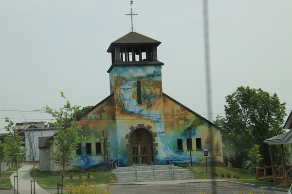 Mooi beschilderde kerk