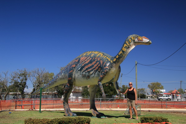 Magda augustus 2019 - Dino (Hughenden, QLD, AUS)
Zelfde Dino als waar Fred bij staat op 24 oktober 2012, maar wel overgeschilderd