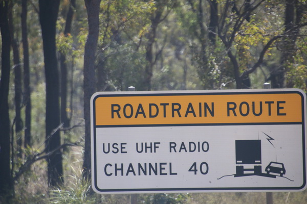 Roadtrain route. Communicatie via UHF kanaal 40