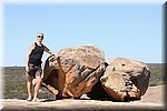 Fred - oktober 2011; Bij enkele losse rotsblokken bovenop McDermid Rock, West Australia