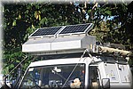 Zelf op elke dakkist een 40 watt zonnecel bevestigd (7-2012) 
Voldoende om de Engel koelbox te laten draaien zonder de accu leeg te trekken