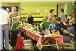 De gezamenlijke maaltijd op zaterdag.
Iedereen heeft wat gemaakt, of groente/salade of toetje.
Vlees en drank doet iedereen voor zichzelf