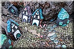 Dit is de meest bijzondere Geocache die we tot nu toe gevonden hebben.
De Geocache zit in het grotere huisje achteraan.