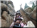 Seven Dwarfs mine train - super populair
Goed vergelijkbaar met Big Thunder Mountain