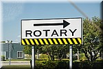 Rotary, trafic circle of roundabout
Waarom één woord (of bord) gebruiken voor hetzelfde?
