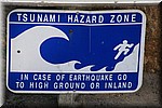 Tsunami waarschuwing; bij aardbeving naar hoger gelegen gebied of landinwaards gaan