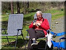 Magda april 2017 - Trinity Alps NF (Californie, USA)
Lekker in het zonnetje vierkantjes aan het haken voor het goede doel (in Nederland)