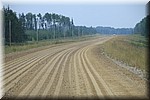 Hier is net een grader overheen gegaan
Deze heeft een soort wals achter zich die uit een aantal banden vlak naast elkaar bestaat, vandaar dit spoor.