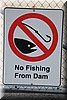 Verboden te vissen vanaf de dam